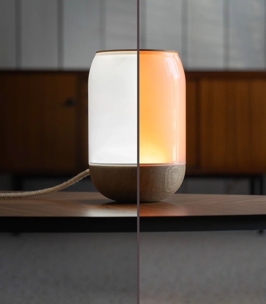 Image de la lampe de luminothérapie Cayola par Arits, innovante et adaptative pour votre bien-être.